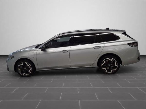 Volkswagen Passat 1,5 TSI Hybrid R-Line DSG RFK/NAVI/LES/Sitzheizung vo./u.v.m.