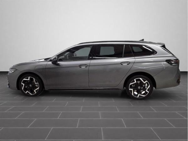 Volkswagen Passat 1,5 TSI Hybrid DSG/ R-Line Panoramadach/AHK/RFK/Garanite bis 08.30/u.v.m.