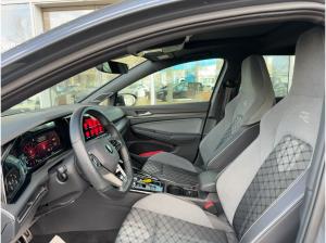 Volkswagen Golf VIII 1.5 eTSI R-Line
