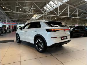 Volkswagen T-Roc R-Line eTSI DSG LED R-KAMERA ParkAssist