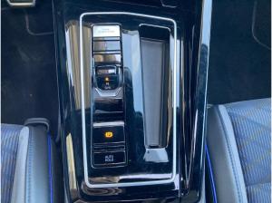 Volkswagen Golf VIII R BLACK DSG 4M AKRAPOVIC.ACC.HARMAN.NAVI.PANO