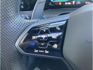 Volkswagen Golf VIII R BLACK DSG 4M AKRAPOVIC.ACC.HARMAN.NAVI.PANO