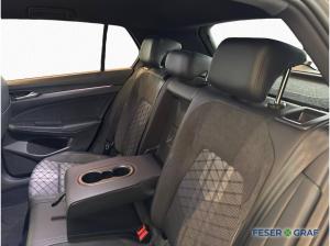 Volkswagen Golf 1.5 eTSI DSG R-Line NAV BLACK ASSIST 18