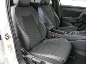 Volkswagen T-Roc R-Line 1.5 l eTSI DSG AHK,NAVI,IQ Lagerwagen !