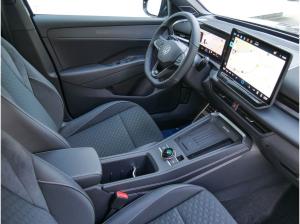 Volkswagen T-Roc R-Line 1.5 l eTSI DSG AHK,NAVI,IQ Lagerwagen !