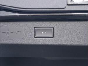 Volkswagen T-Roc R-Line 1.5 l eTSI DSG AHK,NAVI,IQ Lagerwagen !