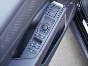 Volkswagen T-Roc R-Line 1.5 l eTSI DSG AHK,NAVI,IQ Lagerwagen !