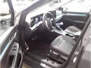 Volkswagen Golf VIII GOAL 1.5eTSI DSG ACC.AHK.NAVI.2xPDC.LED.APP-C.LKRD-HZG.SHZ