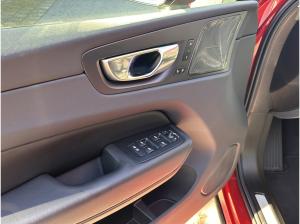 Volvo XC60 B5 (Benzin) Ultra Dark AWD Automatik Navi LED