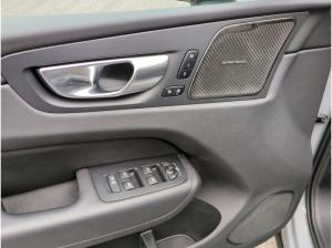 Volvo XC60 B5 (Benzin) Plus Dark AWD Automatik Bluetooth