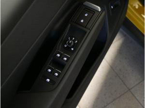 Volkswagen T-Roc R-Line 1.5 l eTSI DSG AHK,NAVI,IQ Lagerwagen !