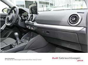 Audi Q2 30 TFSI S-Line Ambiente SHZ PDC uvm