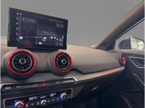 Audi Q2 S line 35 TFSI Matrix AHK