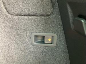 Skoda Karoq Sportline 1.5TSI MATRIX.DSG.NAV.PANO.AHK.AMBIENTE.TravelA.KAM.WINTER.SMARTLINK.DAB