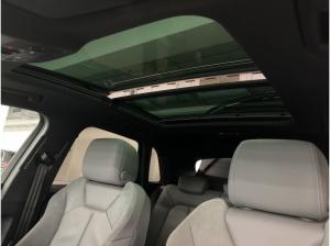 Audi Q3 45 TFSI e S tr. RFK LED NAVI VIRTUAL PANO