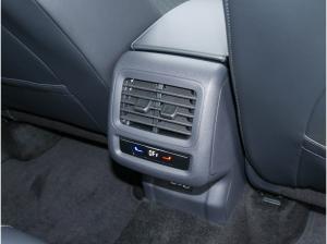 Volkswagen T-Roc R-Line 1.5 l eTSI OPF 7-Gang-Doppelkupplungsgetriebe DSG