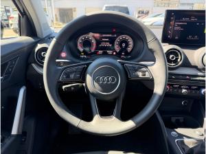 Audi Q2 advanced 30 TFSI MATRIX AHK CarPlay virtual Assistenzp. Anschlussgar.
