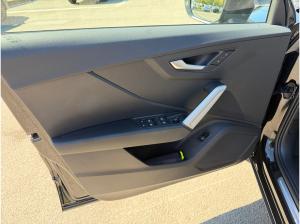 Audi Q2 advanced 30 TFSI MATRIX AHK CarPlay virtual Assistenzp. Anschlussgar.