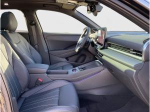 Volkswagen T-Roc R-Line 1.5 eTSI DSG AHK Navi Pano 360°