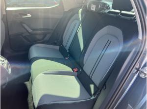 Seat Leon Road Edition 1.5 eTSI ACC/Navi/Keyless/SH/17"