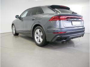 Audi Q8 55 TFSI e quattro tiptr. S line LED AHK virt. Cock.