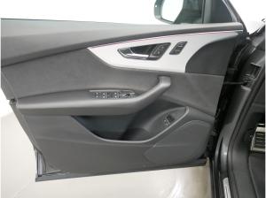 Audi Q8 55 TFSI e quattro tiptr. S line LED AHK virt. Cock.