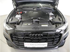 Audi Q8 55 TFSI e quattro tiptr. S line LED AHK virt. Cock.