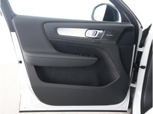 Volvo XC40 B3/Plus/ Black Edition/ Crystal White/ SOFORT!