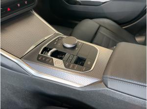BMW 330 i xDrive Limousine M Sport AHK Kamera HiFi