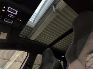 Volkswagen Golf 8 Variant R-Line 2.0 TDI DSG Navi P-Dach Kamera