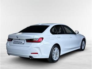 BMW 318 i Limo NAVI,LED-SW,PARK ASSIST,SH,KOMFORTZUGANG,AMBIENTE LICHT