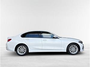 BMW 318 i Limo NAVI,LED-SW,PARK ASSIST,SH,KOMFORTZUGANG,AMBIENTE LICHT