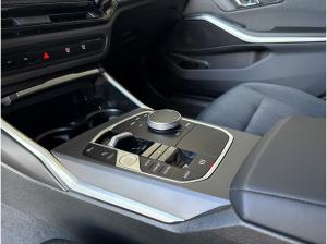 BMW 318 i Limo NAVI,LED-SW,PARK ASSIST,SH,KOMFORTZUGANG,AMBIENTE LICHT