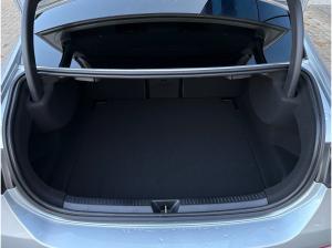 Mercedes-Benz A 200 Limousine AMG Distronic Multibeam Panorama