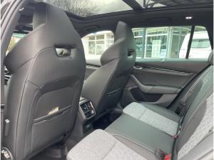 Skoda Octavia Combi 2.0 TDI *GEWRBE*SOFORT* l DSG l MATRIX l AHK l NAVI l KESSY l PANO l STHZ l CANTON l HUD l 360