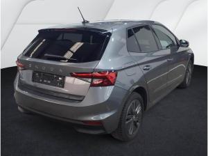 Skoda Fabia Selection Tour 1.0 TSI 70kW -Smart Link LED Kamera LM SHZ PDC Allseason ZV