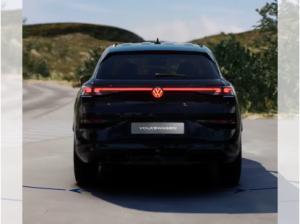 Volkswagen T-Roc R-Line 1.5 eTSI 150 PS DSG BLACK STYLE*MATRIX*AHK*KEYLESS*AREA VIEW*47.870€*