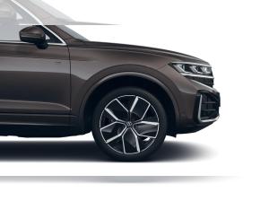 Volkswagen Touareg R-Line 3.0TDI 4M AHK LUFT STANDH PANO NACHTSICHT HUD INKL. WINTERRÄDER U. GARANTIE
