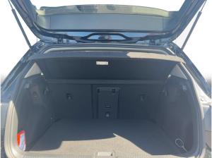 Volkswagen Golf VIII 2.0TDI DSG Active P-DACH NAVI AHK LED