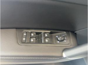 Volkswagen Touran R-Line 2,0 l TDI SCR DSG 7-SITZER