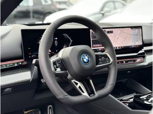 BMW 550 e xDrive Touring M Sportpaket Head-Up DAB