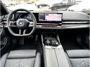 BMW 550 e xDrive Touring M Sportpaket Head-Up DAB