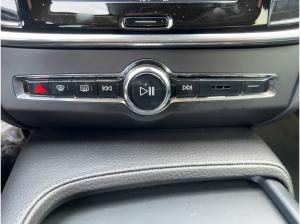 Volvo V90 D4 Momentum SHZ PDC LED LEDER