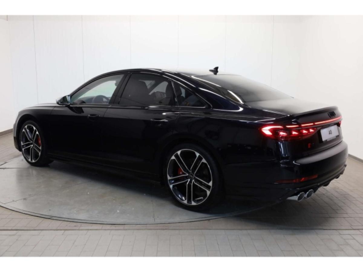 Audi S8