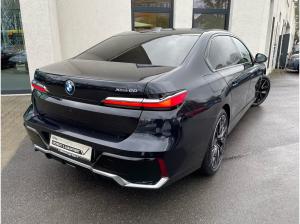 BMW i7 xDrive60 Limousine || M Sport Theatre Screen