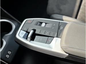 BMW iX1 eDrive20 M Sportpaket HK HiFi DAB LED Shz