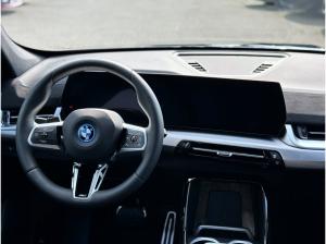 BMW iX1 eDrive20 M Sportpaket HK HiFi DAB LED Shz