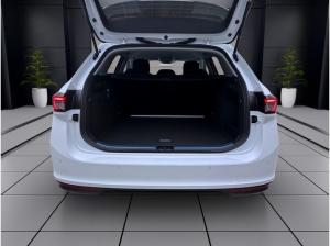 Skoda Superb Selection 2,0 TDI - DSG AHK NAV ASSISTENZ pACC KAM LED