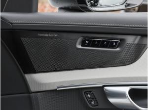 Volvo XC90 T8 Plus Black Edition