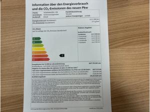 Volkswagen Tiguan R-Line BLACK Style 2,0 l TDI SCR 4MOTION 142 kW (193 PS) 7-Gang-DSG *8-fach bereift* *Anhängevorrich